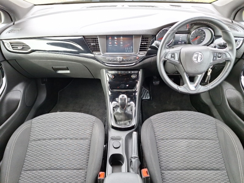 Used Vauxhall Astra 2017 for sale - 77987975: Photo 2