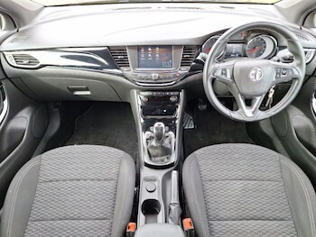 Used Vauxhall Astra 2017 for sale - 77987975: Photo