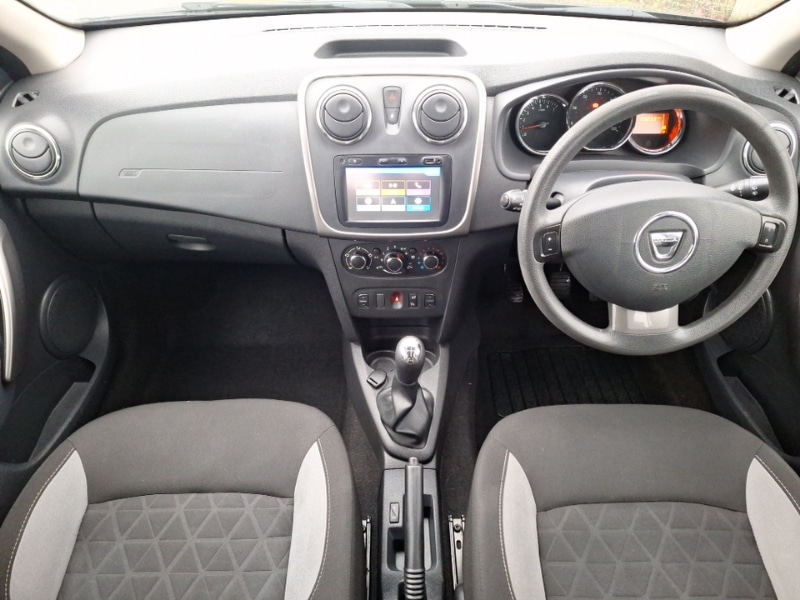 Used Dacia Sandero Stepway 2016 for sale - 77385705: Photo 2