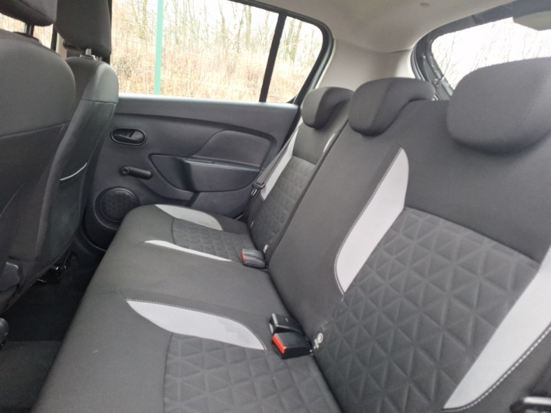 Used Dacia Sandero Stepway 2016 for sale - 77385705: Photo 6