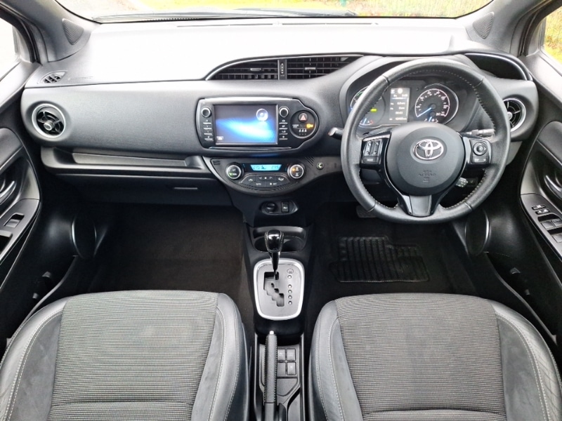 Used Toyota Yaris 2018 for sale - 76822260: Photo 2