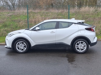 Used Toyota C-HR 2023 for sale - 78460440: Photo