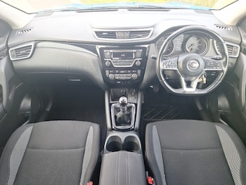 Used Nissan Qashqai 2017 for sale - 76225787: Photo 2