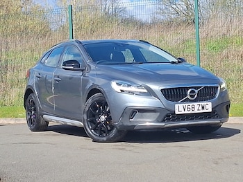 Used Volvo V40 2018 for sale - 78202737: Photo