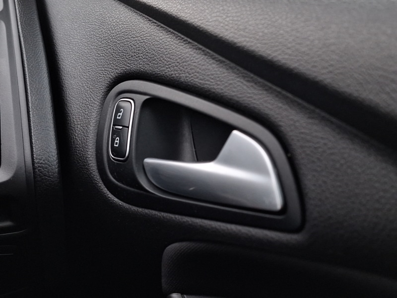 Used Ford Focus 2017 for sale - 76906571: Photo 13