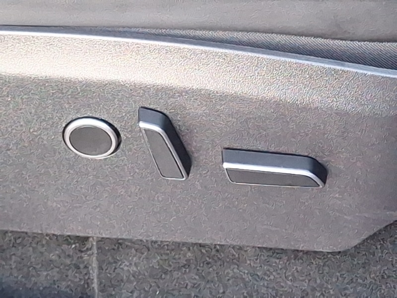 Used Tesla Model Y 2024 for sale - 76893847: Photo 12