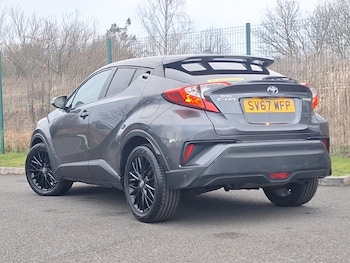 Used Toyota C-HR 2017 for sale - 77922733: Photo