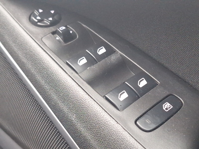 Used Vauxhall Crossland X 2018 for sale - 77418896: Photo 17