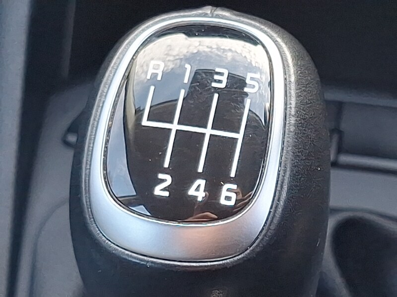 Used Kia Stonic 2023 for sale - 77933372: Photo 15