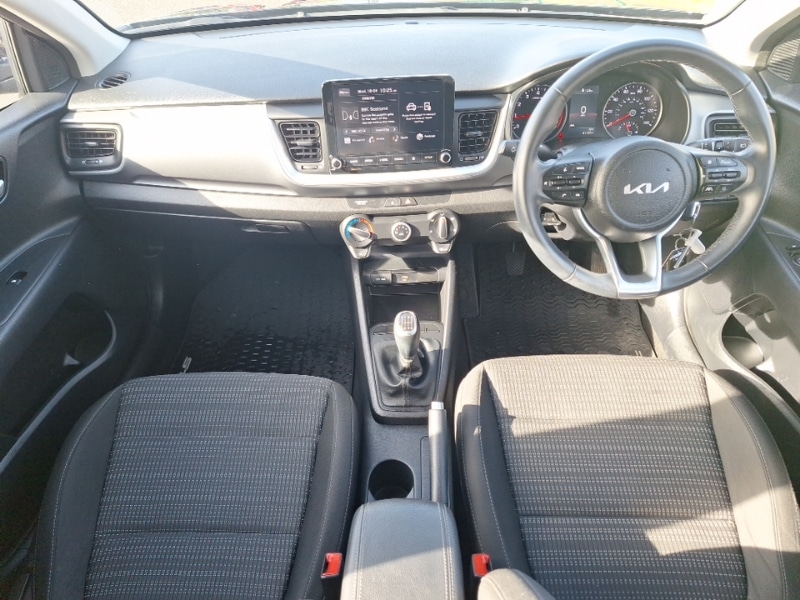 Used Kia Stonic 2023 for sale - 77933372: Photo 2