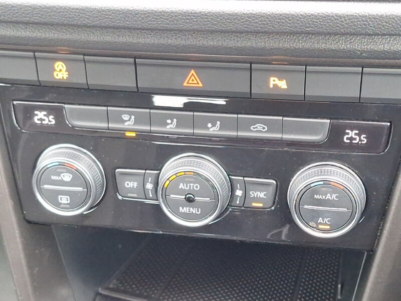 Used Volkswagen T-Roc 2018 for sale - 77448657: Photo 12