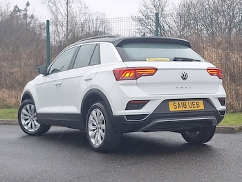 Used Volkswagen T-Roc 2018 for sale - 77448657: Photo