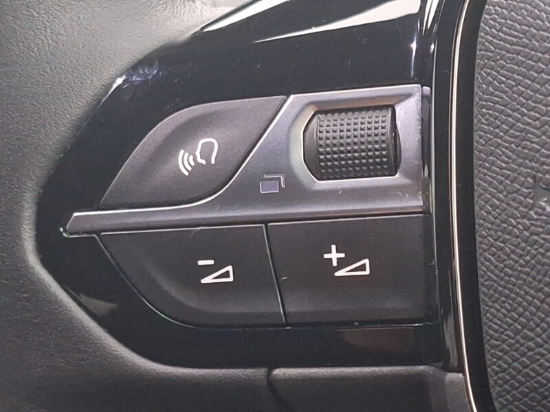 Used Peugeot 2008 2023 for sale - 77035095: Photo 18