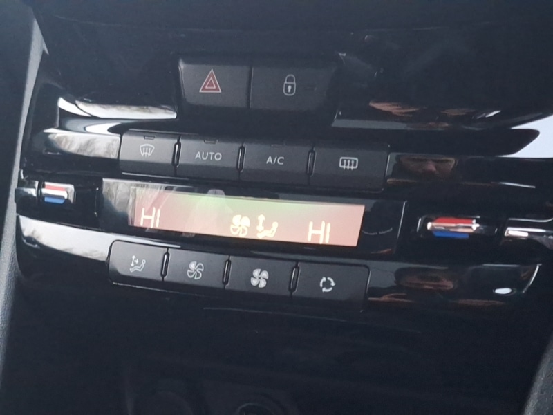 Used Peugeot 2008 2017 for sale - 76619236: Photo 13