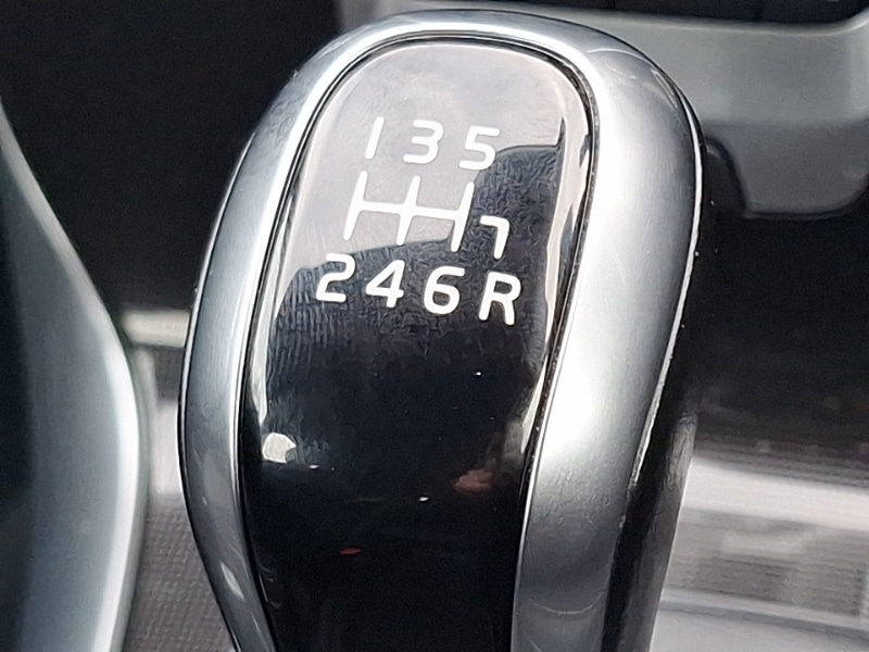 Used Volvo V40 2018 for sale - 77623212: Photo 15