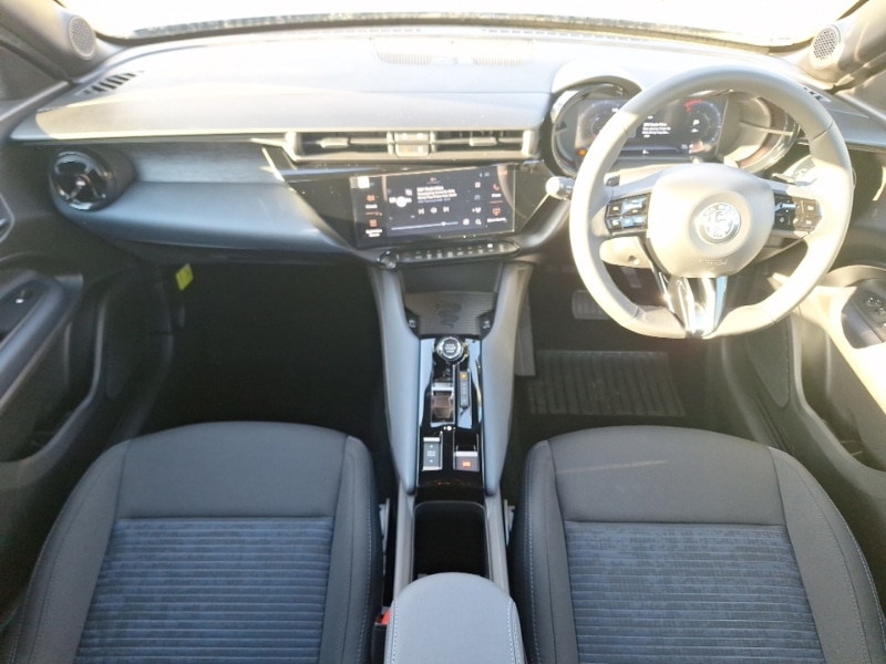 Used Alfa Romeo Junior 2025 for sale - 76579419: Photo 2