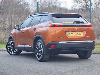 Used Peugeot 2008 2020 for sale - 77657000: Photo