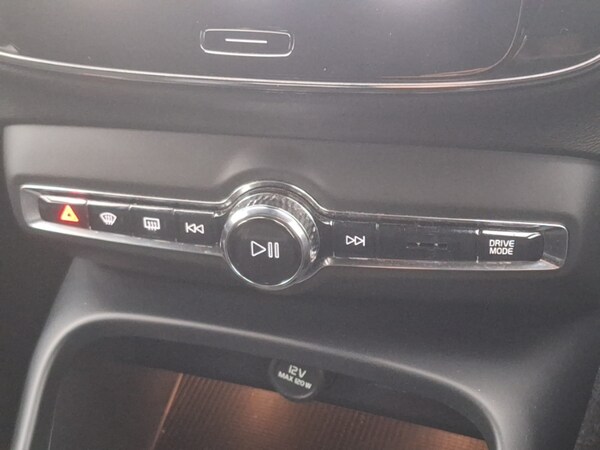 Used Volvo XC40 2021 for sale - 76264893: Photo 13