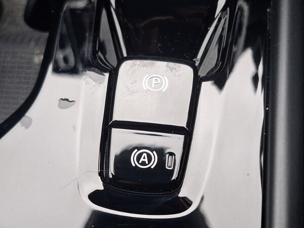 Used Volvo XC40 2021 for sale - 76264893: Photo 16