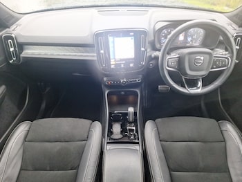 Used Volvo XC40 2021 for sale - 76264893: Photo 2