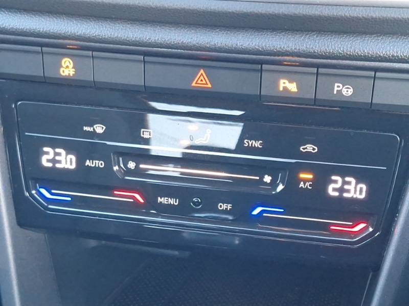 Used Volkswagen T-Roc 2023 for sale - 77549008: Photo 13