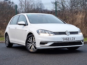 Used Volkswagen Golf 2018 for sale - 77228888: Photo