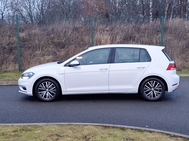 Used Volkswagen Golf 2018 for sale - 77228888: Photo 4