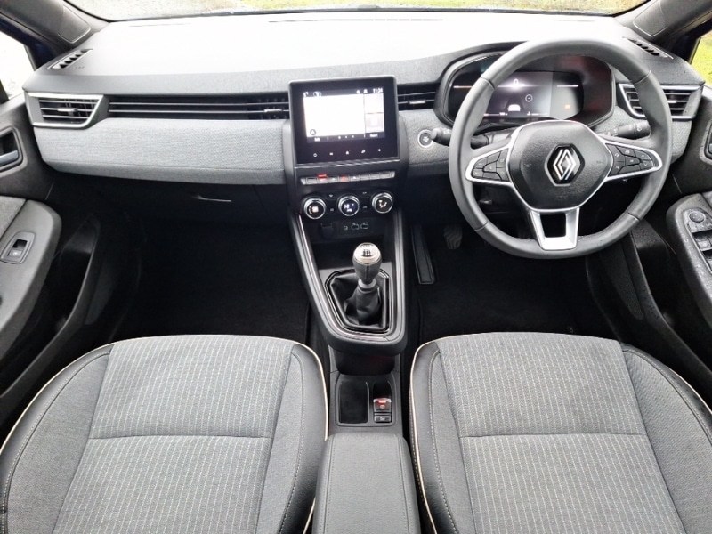 Used Renault Clio 2024 for sale - 77433879: Photo 2
