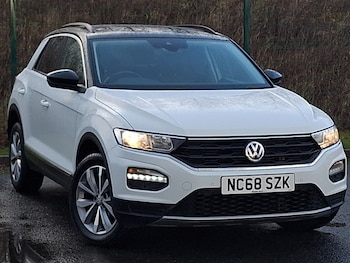 Used Volkswagen T-Roc 2019 for sale - 77503150: Photo