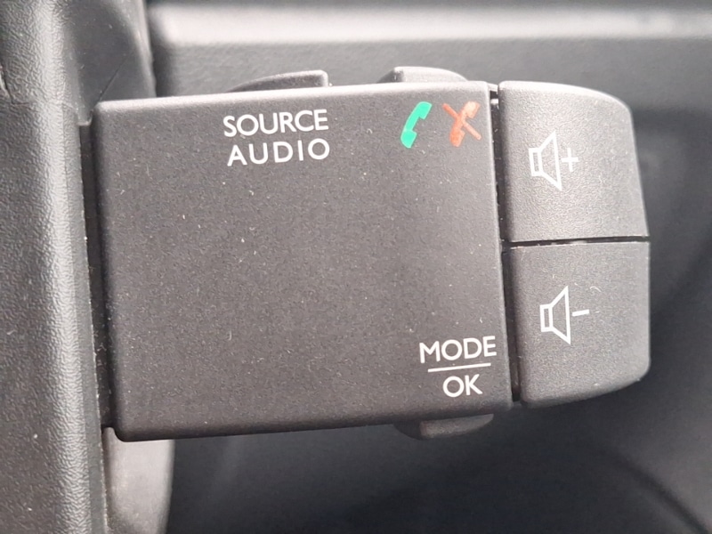 Used Renault Captur 2017 for sale - 77518230: Photo 15