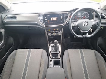 Used Volkswagen T-Roc 2018 for sale - 78560239: Photo