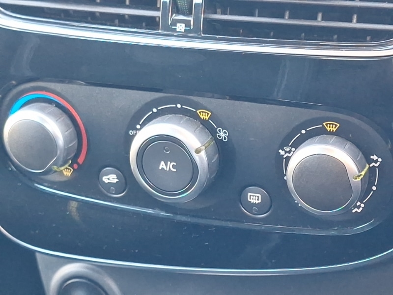 Used Renault Clio 2018 for sale - 76628935: Photo 12