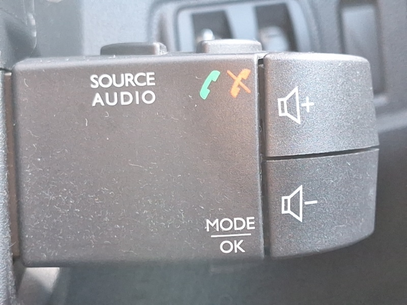 Used Renault Clio 2018 for sale - 76628935: Photo 17