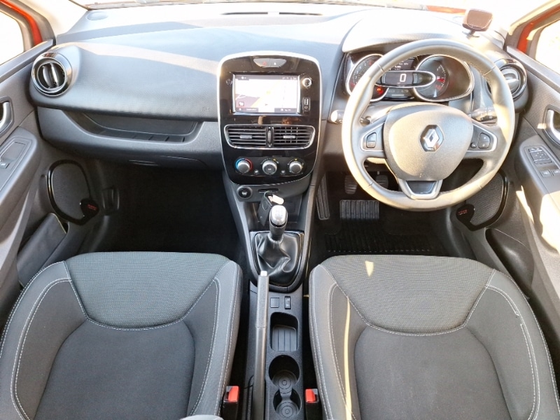 Used Renault Clio 2018 for sale - 76628935: Photo 2