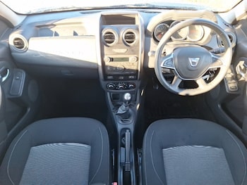 Used Dacia Duster 2018 for sale - 77311644: Photo