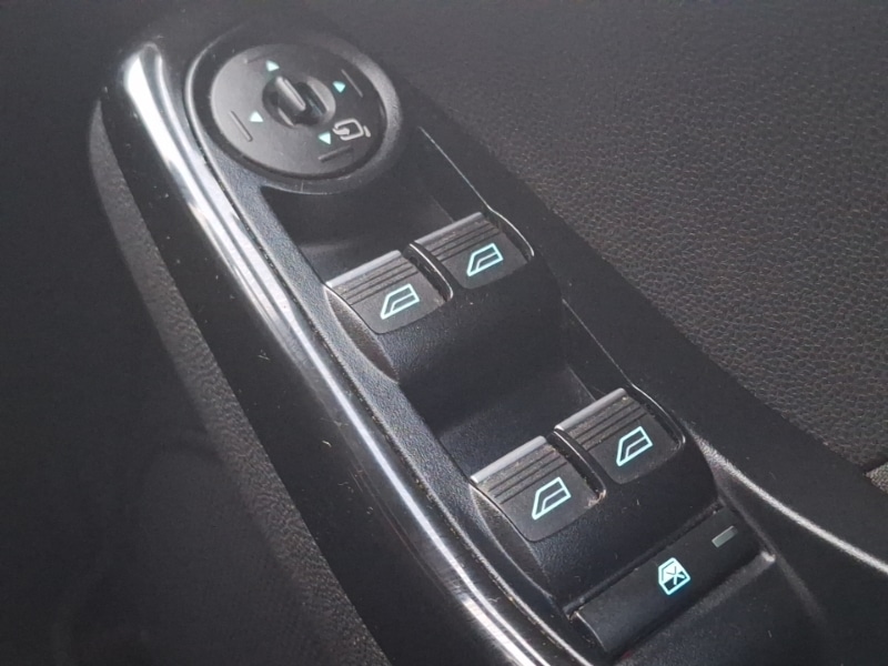 Used Ford Fiesta 2017 for sale - 77201812: Photo 17