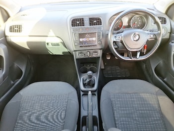 Used Volkswagen Polo 2017 for sale - 78040795: Photo