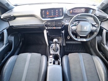 Used Peugeot 2008 2020 for sale - 76983420: Photo