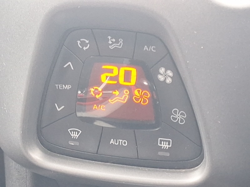 Used Toyota AYGO 2019 for sale - 76343424: Photo 12