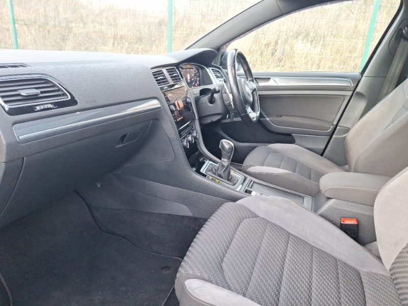 Used Volkswagen Golf 2018 for sale - 77183438: Photo 5