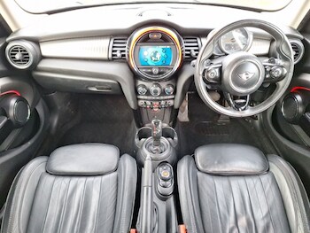 Used MINI Hatch 2019 for sale - 77596604: Photo