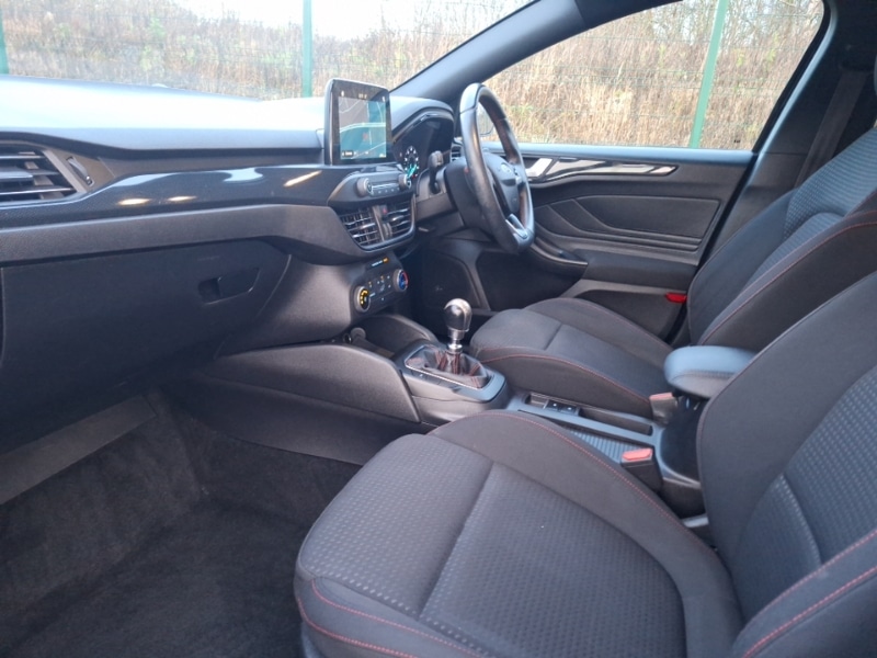 Used Ford Focus 2018 for sale - 76954811: Photo 5