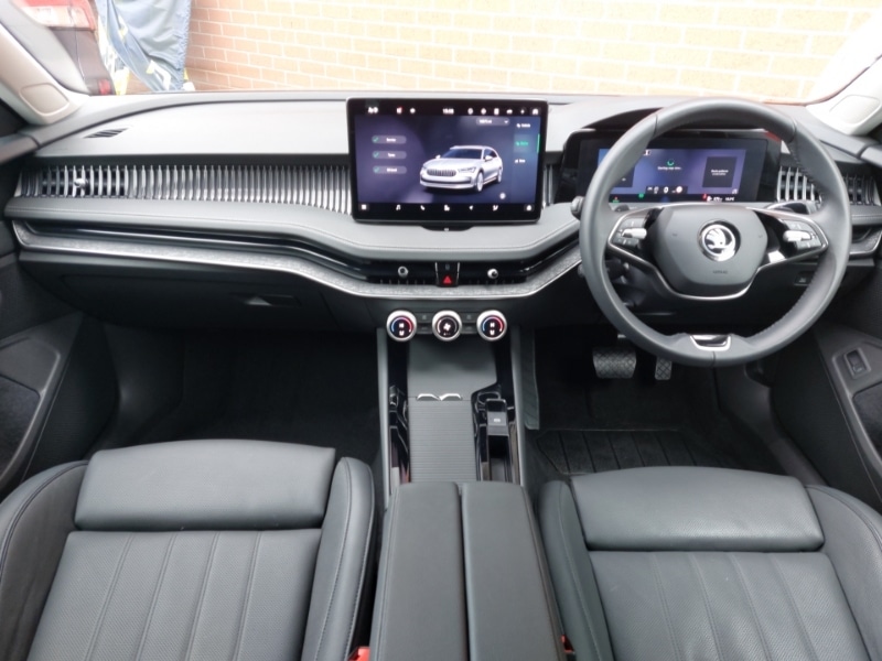 Used Skoda Superb 2024 for sale - 76410963: Photo 2