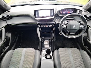 Used Peugeot 2008 2023 for sale - 78033425: Photo