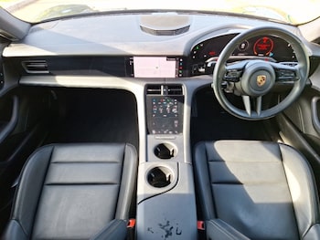 Used Porsche Taycan 2022 for sale - 76116643: Photo 2