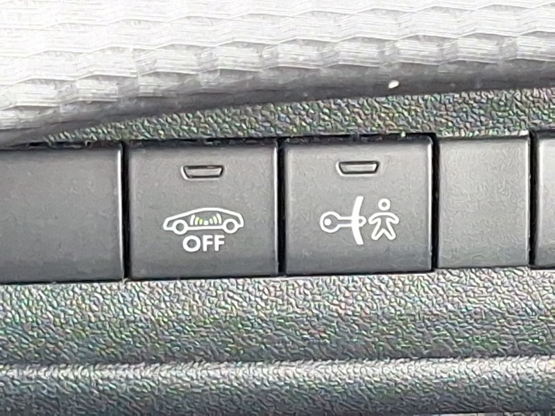 Used Peugeot 2008 2017 for sale - 77623194: Photo 17