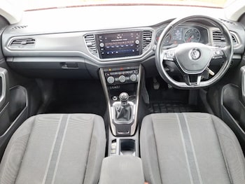 Used Volkswagen T-Roc 2018 for sale - 79470028: Photo