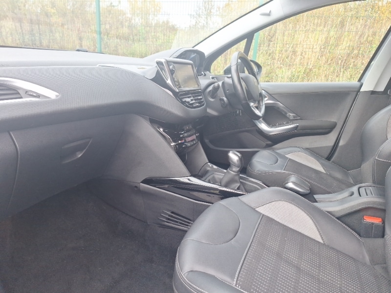 Used Peugeot 2008 2017 for sale - 76464965: Photo 5