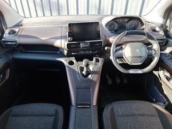 Used Peugeot Rifter 2020 for sale - 76275800: Photo