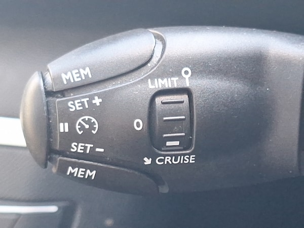 Used Peugeot 308 2018 for sale - 76289291: Photo 14